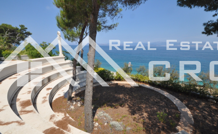Newbuilt  villa on seafront for sale, Brac  (24)