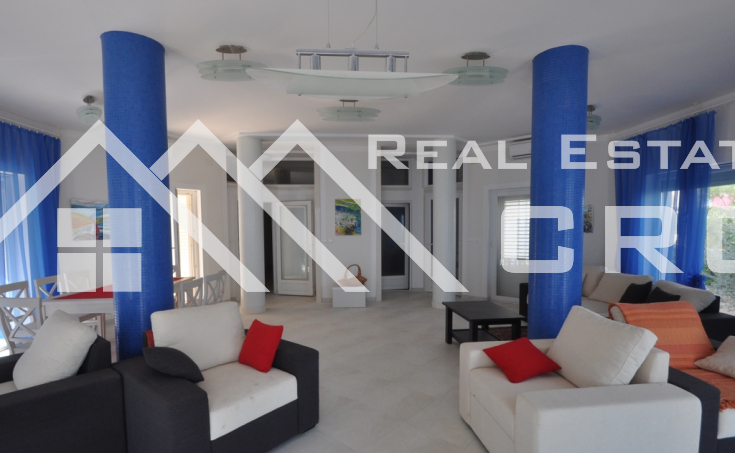 Newbuilt  villa on seafront for sale, Brac  (26)