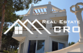 Newbuilt  villa on seafront for sale, Brac  (22)