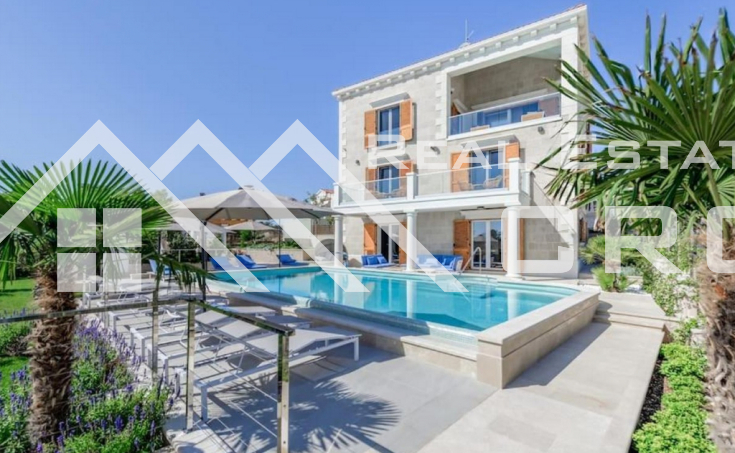 Beautiful stone villa in the second row to the sea, surroundings of Rogoznica, for sale (2)
