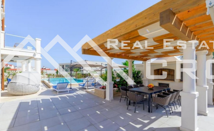 Beautiful stone villa in the second row to the sea, surroundings of Rogoznica, for sale (4)
