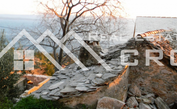 A charming property with lovely sea view in Murvica on Brac (10)