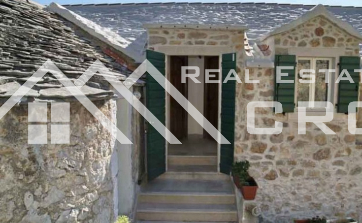 A charming property with lovely sea view in Murvica on Brac (2)