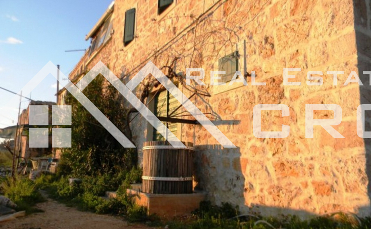 A charming property with lovely sea view in Murvica on Brac (7)