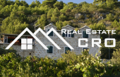 A charming property with lovely sea view in Murvica on Brac (1)