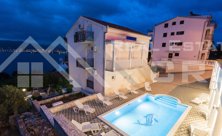 Ciovo properties - Large apartment villa in a serene environment with a view of the sea, for sale