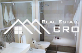 Luxurious apartment with sea views, near a lovely beach and amenities, for sale (5)