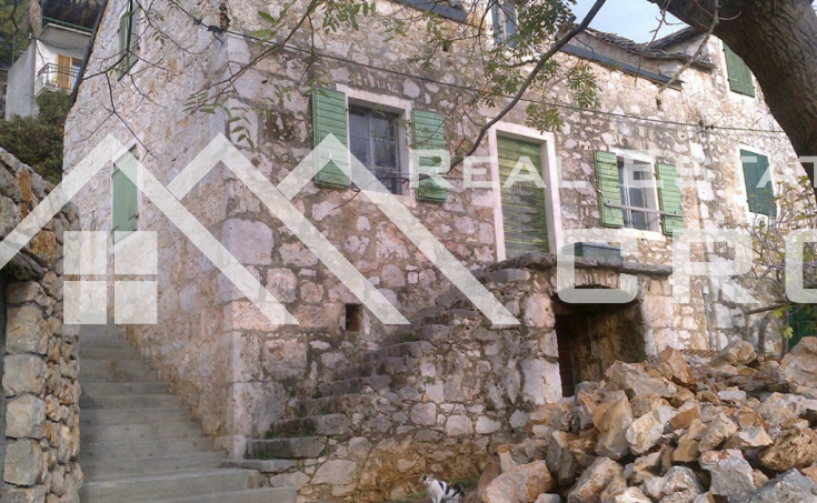 Old stone house with stunning sea view for sale in Murvica, Brac (3)