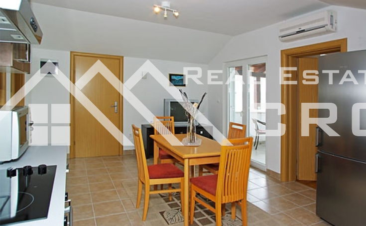 Newly built apartments with lovely sea view in Bol, Brac (7)