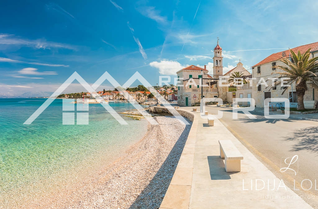 Brac properties Detached house with garden in Sutivan on Brac island