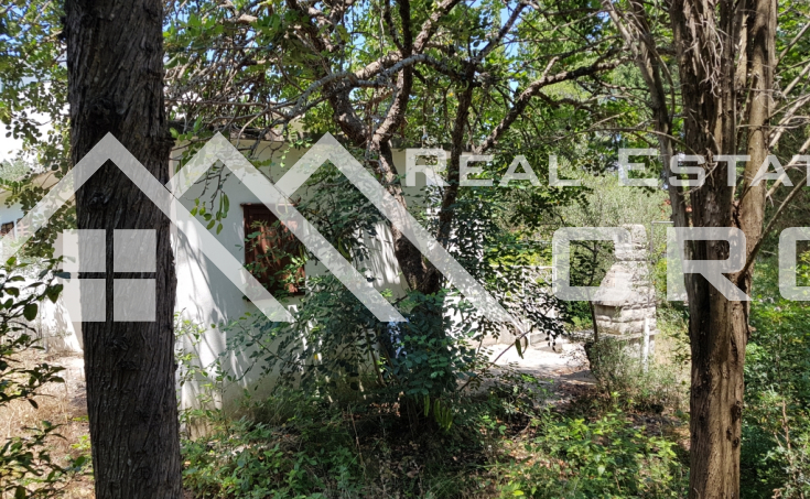 Detached house with garden in Sutivan on Brac island, for sale (2)