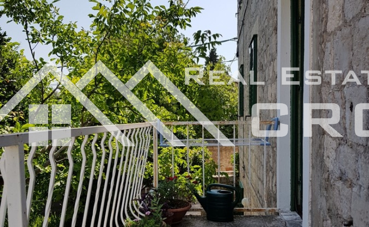 Stone house with garden and sea view for sale, Brac Island, Bol  (2)