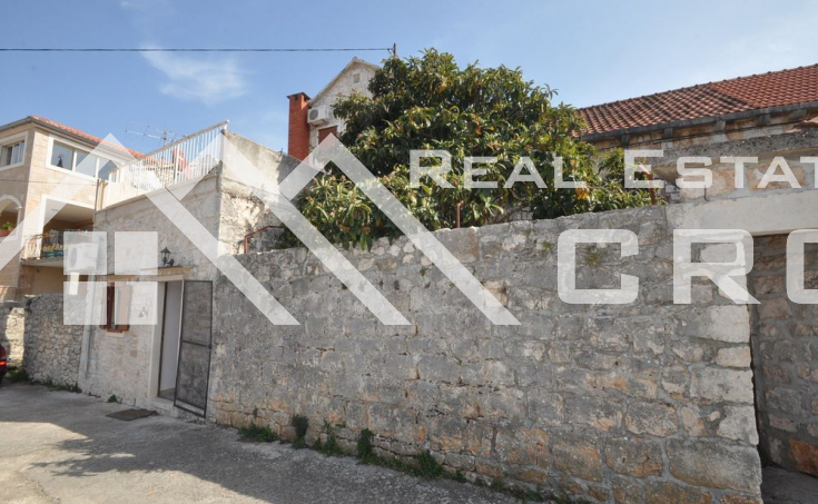 Stone house in block, for sale, Brac  (13)