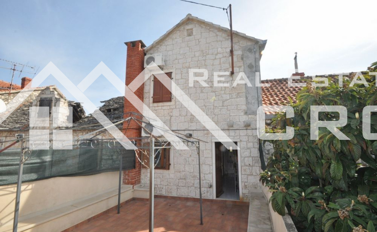 Stone house in block, for sale, Brac  (3)