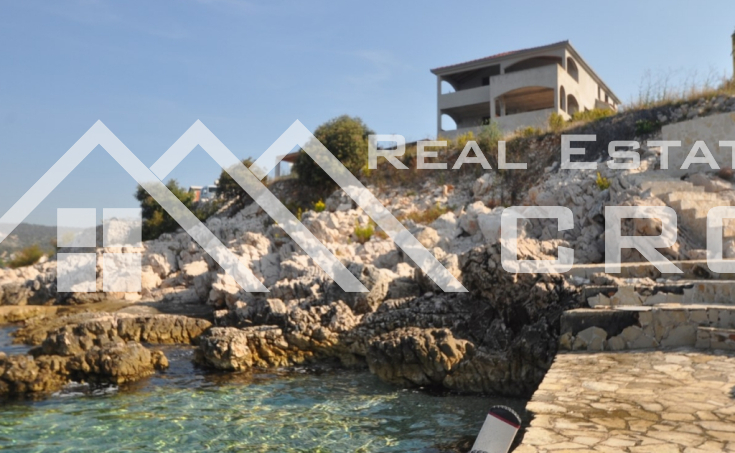 Villa in the first row to the sea for sale, vicinity of Rogoznica (10)