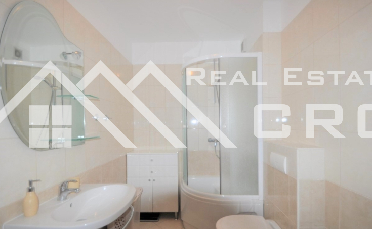 Apartment on the Ciovo Island with a beautiful sea view, for sale (5)