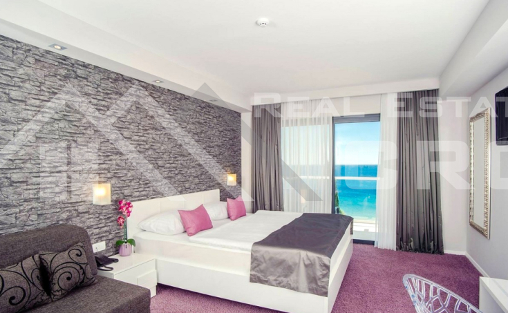 Luxury boutique hotel in the second row from the sea, near Rogoznica, for sale