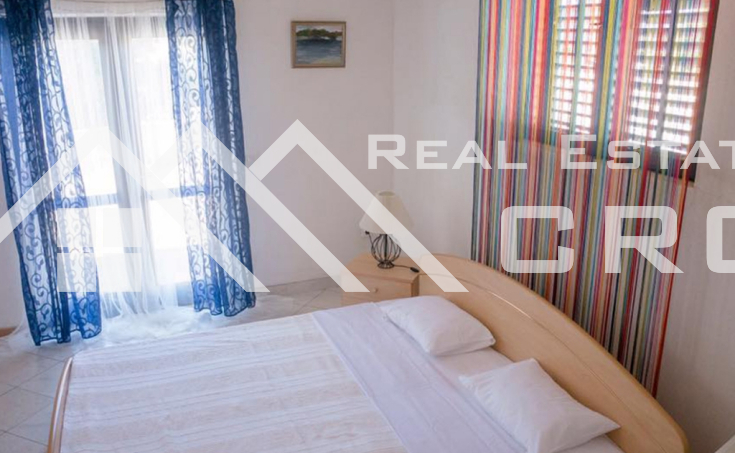 House with a sea view near Rogoznica for sale (2)