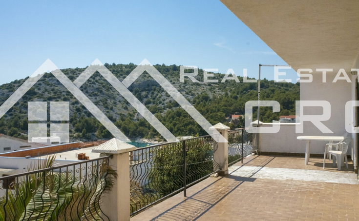 House with a sea view near Rogoznica for sale (4)