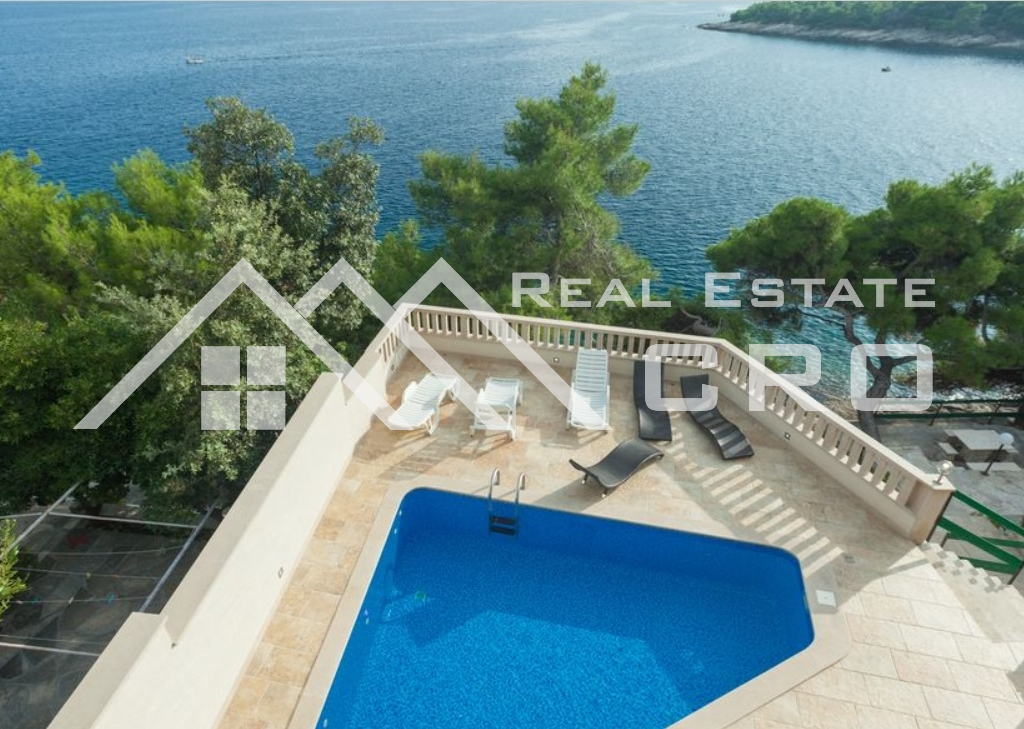 Brac properties Villa in the first row to the sea for sale, Brac