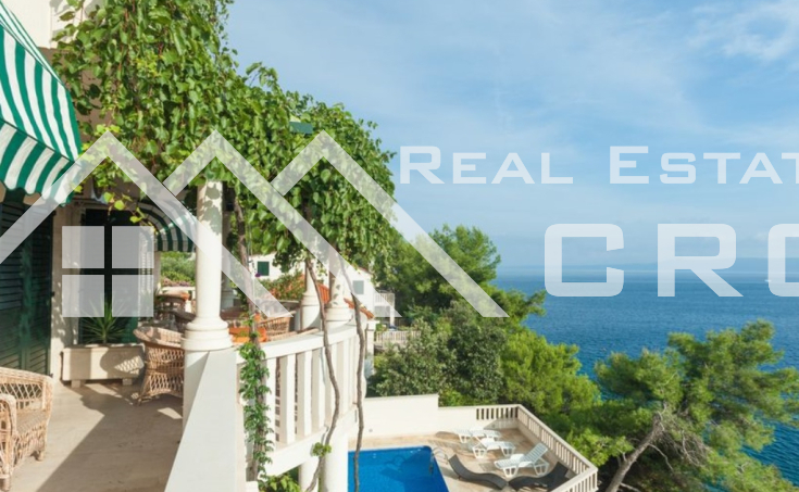 Villa in the first row to the sea for sale, Brac Island (10)