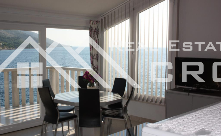 Apartment villa in the first row to the sea for sale, Ciovo Island (3)