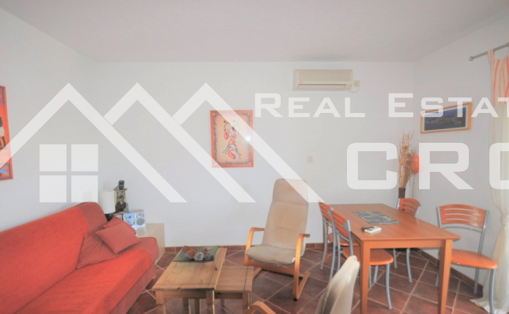 Two bedroom apartment in a very attractive location in Okrug Gornji (3)