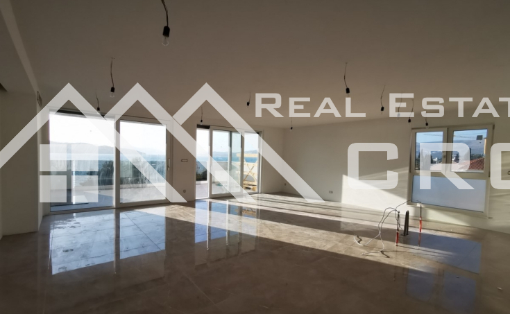 Penthouse in the first row to the sea for sale, Ciovo Island (17)