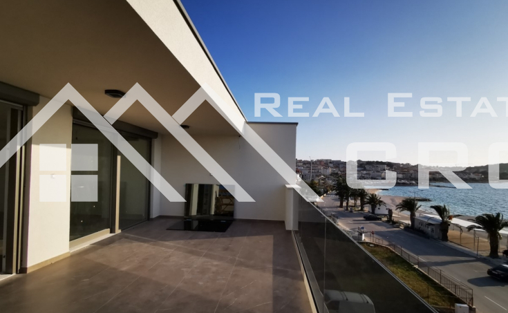 Penthouse in the first row to the sea for sale, Ciovo Island (21)