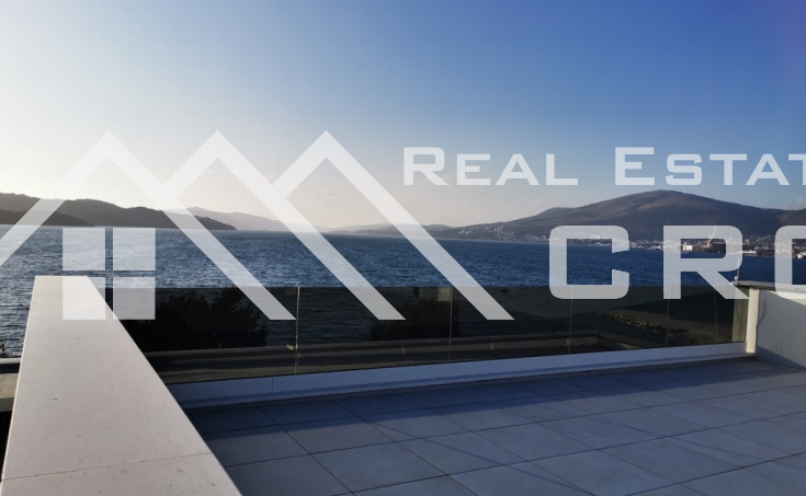 Penthouse in the first row to the sea for sale, Ciovo Island (24)