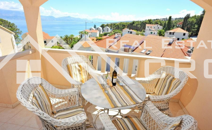 Nekretnine Brac - Apartman s lijepim pogledom na more, na prodaju, otok Brač