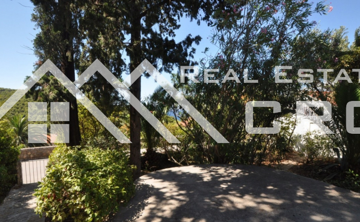 Seaview house for sale in nice location in Postira, Brac  (14)