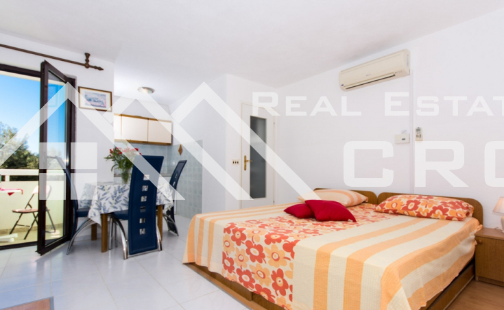 Fully furnished apartment house with a swimming pool, near the sea and a lovely beach, for sale (4)