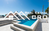 Fully furnished apartment house with a swimming pool, near the sea and a lovely beach, for sale (1)