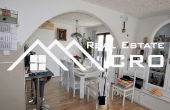 Fully furnished apartment house with a swimming pool, near the sea and a lovely beach, for sale (7)