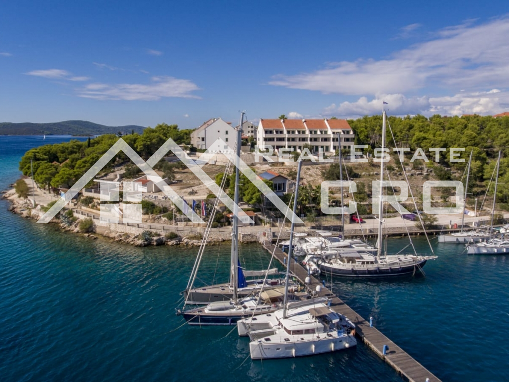 Nekretnine Brac Apartman s prekrasnim pogledom na more, na prodaju, Milna, otok Brač