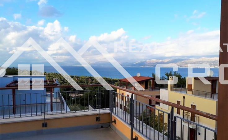 Brac properties - Villa with a roof terrace in a quiet location with a beautiful sea view, for sale