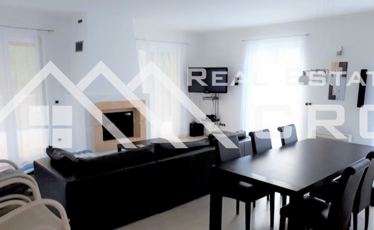 Villa with a roof terrace in a quiet location with a beautiful sea view, for sale (6)