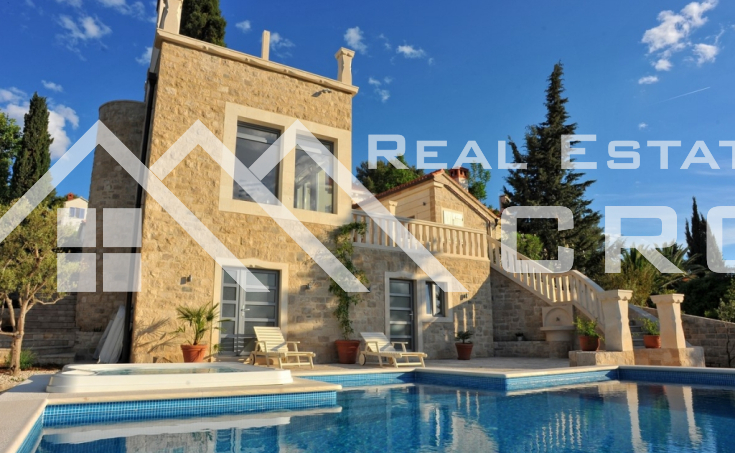 Magnificent stone villa with swimming pool and sea view on Brac Island, for sale (3)