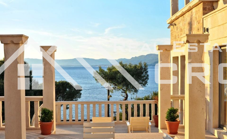 Magnificent stone villa with swimming pool and sea view on Brac Island, for sale (7)