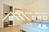 Magnificent stone villa with swimming pool and sea view on Brac Island, for sale (24)