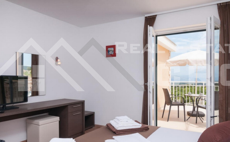 Beautiful villa in a quiet location with a lovely sea view, for sale (2)