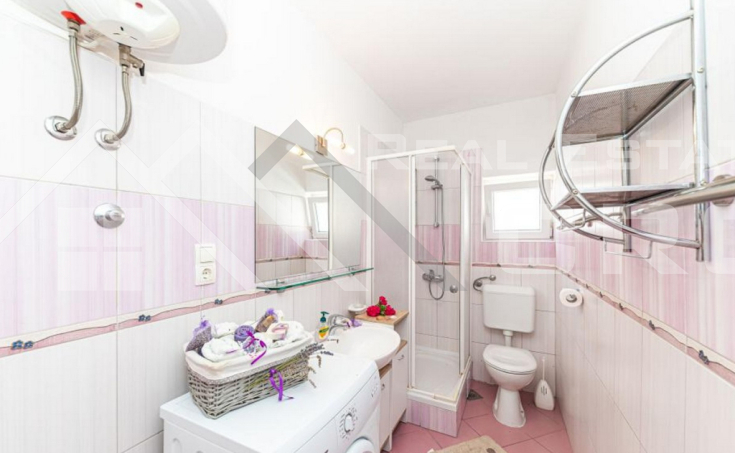 Apartment house with a swimming pool and a garage, for sale (16)