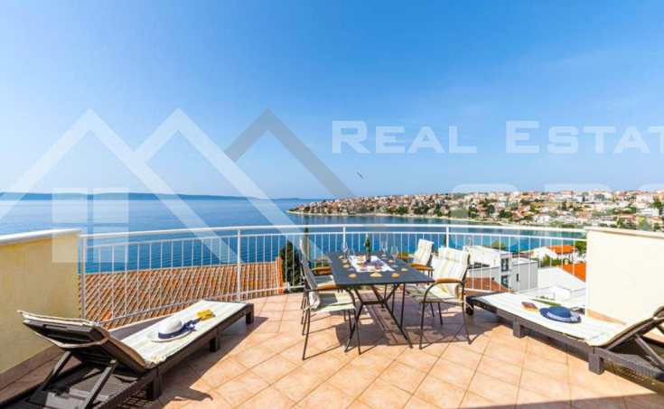 Apartment house with a swimming pool and a garage, for sale (2)