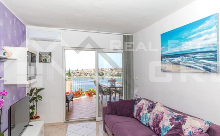 Apartment house with a swimming pool and a garage, for sale (6)