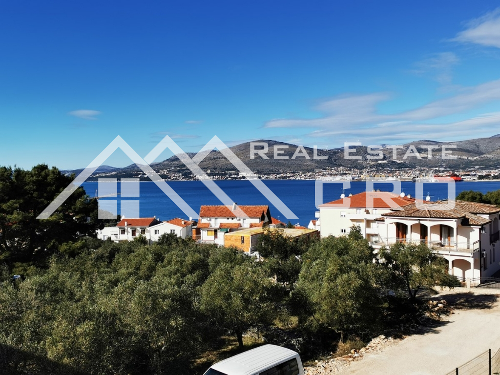 Ciovo properties The apartment with the sea view on Ciovo Island, for