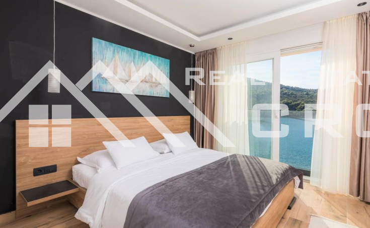 Newly built villa in the first row to the sea for sale, Trogir (4)