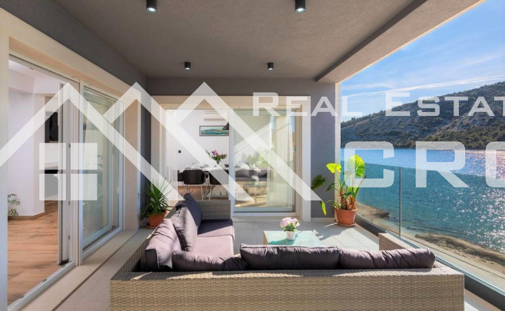 Newly built villa in the first row to the sea for sale, Trogir (5)
