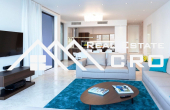 Luxurious villa in the first row to the sea for sale (11)