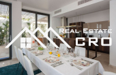 Luxurious villa in the first row to the sea for sale (13)